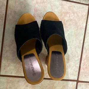 I’m selling these cute heels unused without tag